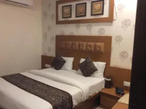 HOTEL RK PALACE - Quarto