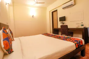 Via Merriment City - Room