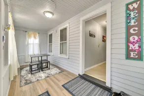 Walk to Local Eats! Updated Schenectady Apartment - Innvendig