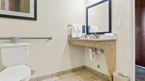 Cobblestone Inn & Suites - Julesburg - Badezimmer
