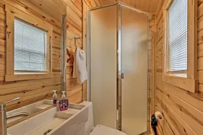Cozy Bidwell Cabin w/ Deck: Trail & Creek Access! - Innvendig
