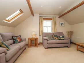 Cygnet Cottage - Living area