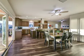 Stroll to Shore: Oceanside Condo w/ Hot Tub Access - Interiør
