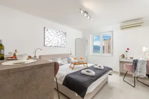 Apartment Consensus - Room