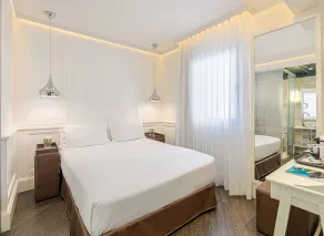 H10 Universitat - Zimmer