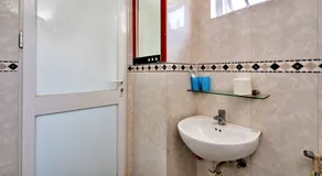 HANZ Duc Hieu 2 Hotel - Bathroom
