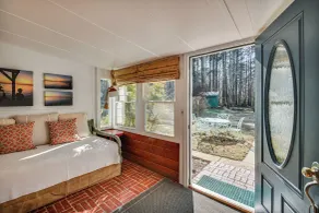 Waterfront Reedville Retreat w/ Hot Tub + Dock - Innenbereich
