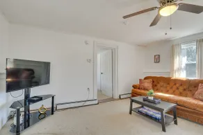 Oakland Apt on Messalonskee Lake w/ Dock Access! - Interiör