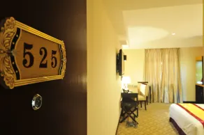 Hallmark Crown Hotel - Room