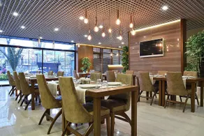 The Elegant Hotel - Restaurant