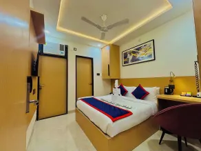 Zip by Spree Hotels R Group - Near Coaching Hub & Oxy Park - Room