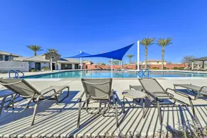Balcony + Community Perks: Spacious Gilbert Escape - Piscine