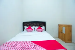 OYO 2692 Penginapan Mba Ros - Chambre