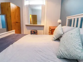 Flat 2, Dorstan - Rom