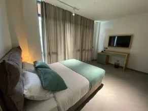 H2O - Room