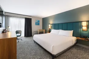 Wingate by Wyndham Geneva at SPIRE Academy - Værelse