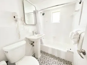 Tropi Rock - Bathroom