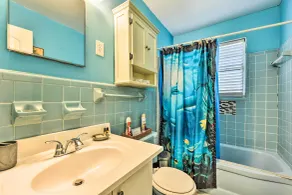Jacksonville Getaway w/ Yard ~ 2 Mi to Beach! - Interiør