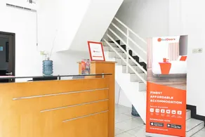 RedDoorz Syariah near Jatisampurna Hospital - Reception