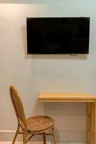 Hotel Stay Here Suites - Room