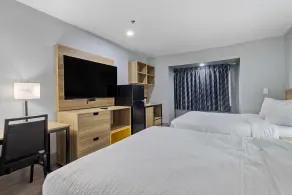 Day Inn by Wyndham San Antonio Downtown - Room
