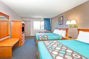 Super 8 by Wyndham Upland Ontario CA - Chambre