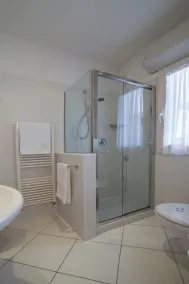 Hotel Gala - Bathroom