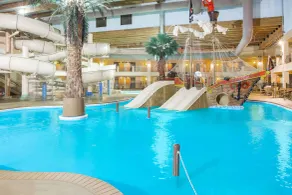 Ramada by Wyndham Des Moines Tropics Resort & Conference Ctr - Basseng
