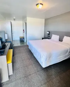 OYO Garden Inn and Suites Pearsall I-35 East - Chambre