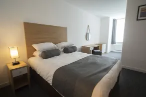 Wellington Apartments - Room