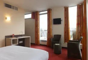 Hostellerie Saint Vincent Beauvais Aeroport - Room