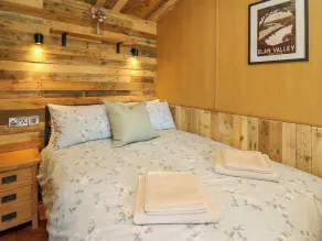Hen's Hideaway - Room