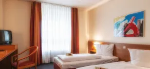 Center Hotel Drive Inn - Room