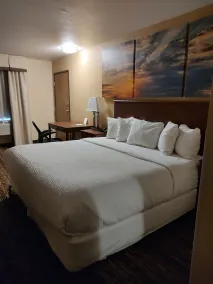 Days Inn & Suites by Wyndham Fargo 19th Ave/Airport Dome - Chambre