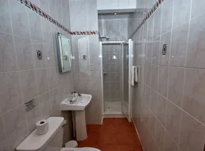 Eviston House Hotel - Baño
