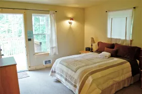 Glacier Springs Cabin 2bedrooms, 2 Baths - hot tub & Pet Friendly! - Værelse