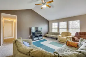 Military Family Retreat w/ Fire Pit on Route 66 - Interior