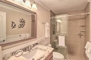 Marathon Vacation Rental With Pool Access! - Salle de bain