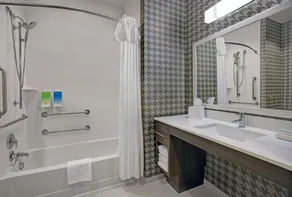 Home2 Suites by Hilton Richmond - Salle de bain
