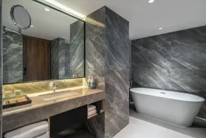 Novotel Pontianak Convention Centre - Bathroom