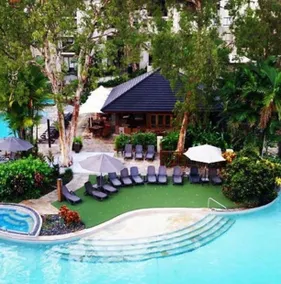 Swim Out Apartments in Triton Street Beachfront Resort Palm Cove - Pool