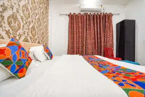 Fabhotel Paramount - Habitación