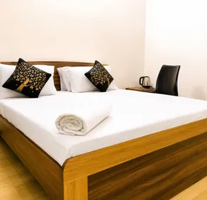 Aishwaryam Hotels & service Apartment - Room