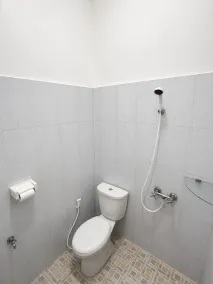 Bawangan Express - Bathroom