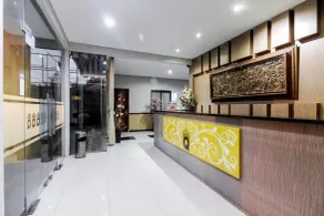 RedDoorz Plus @ Tuparev Cirebon - Reception