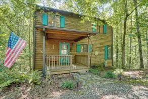 9 Mi to Lake Keowee! Secluded Creekfront Getaway - Interiör