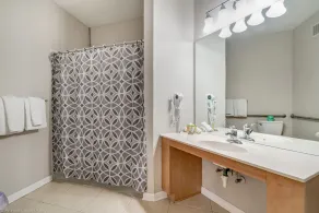 Stylish and Accessible in Vista Cay With Lake View - 3bd/2ba Condo 3vc114 - Badrum