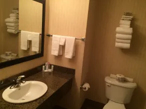 Comfort Inn & Suites - Badezimmer