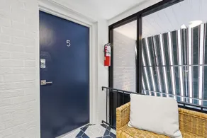 West Taylor Run Hotel - Indgang
