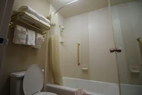 Magnuson Grand Hotel and Conference Center Tyler - Salle de bain